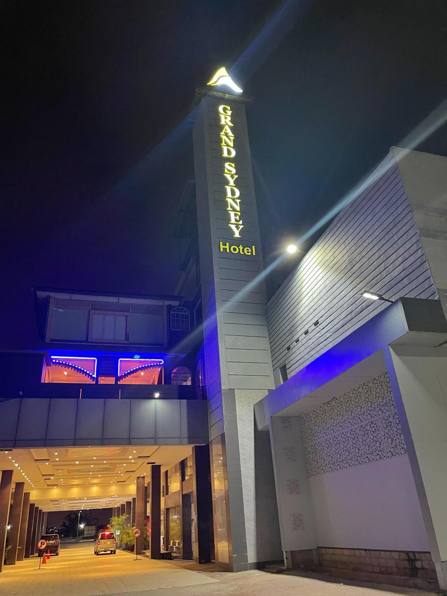 Grand Sydney Hotel Batam Eksteriør billede